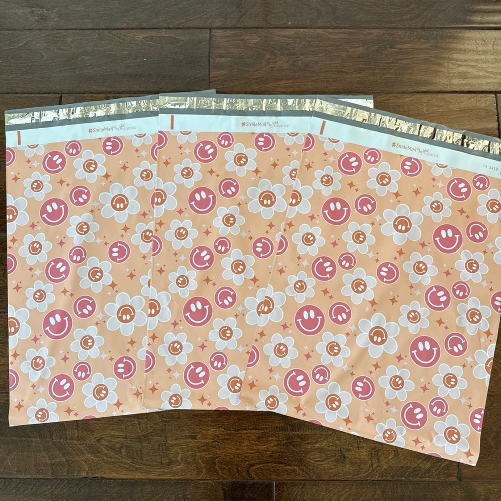 20 Pack - 14.5x19” XL Peach Smiley 😊 Poly Mailers